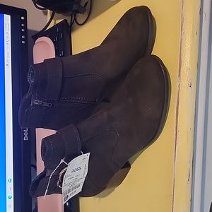 UNISA ladies ankle boots